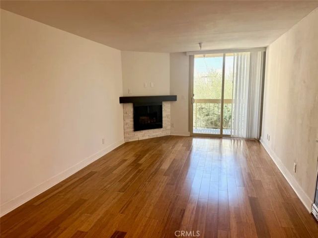 5143 Bakman Avenue 319, North Hollywood, CA 91601