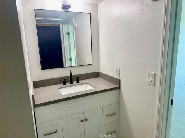 5143 Bakman Avenue 319, North Hollywood, CA 91601