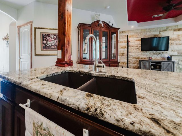 204 Matthew CV, Bastrop, TX 78602