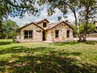 204 Matthew CV, Bastrop, TX 78602