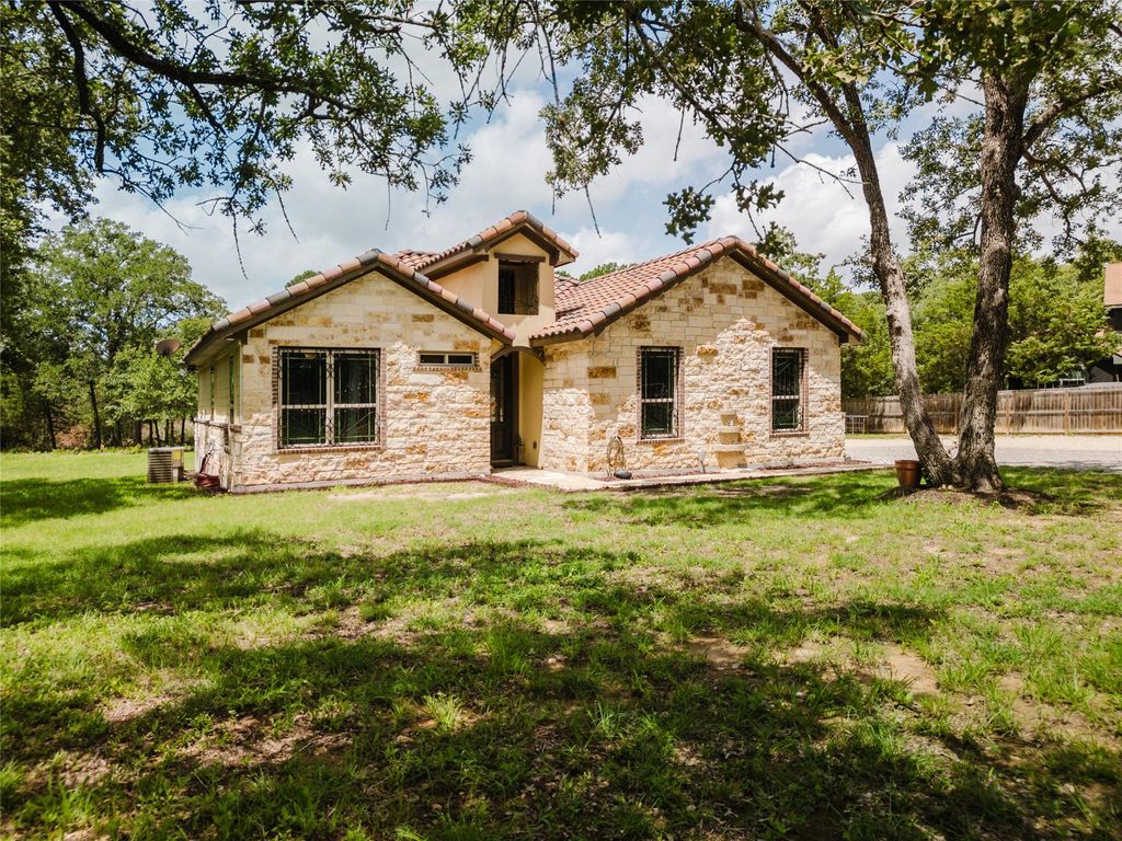 204 Matthew CV, Bastrop, TX 78602