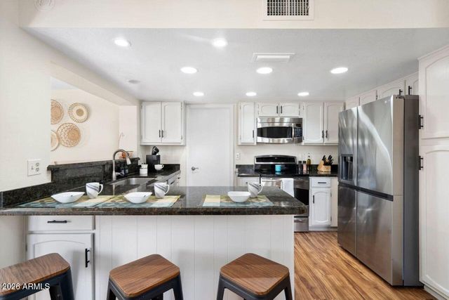 8742 E SAN DANIEL Drive, Scottsdale, AZ 85258