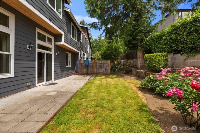 10407 NE 17th Street, Bellevue, WA 98004