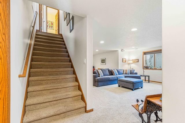 854 32nd Street S, Moorhead, MN 56560
