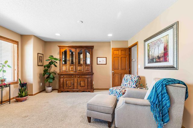 854 32nd Street S, Moorhead, MN 56560
