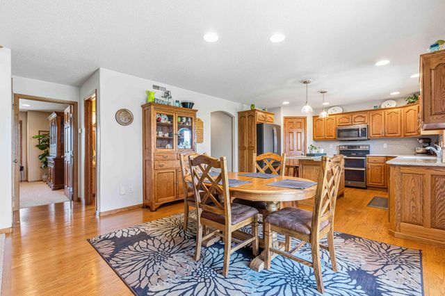 854 32nd Street S, Moorhead, MN 56560