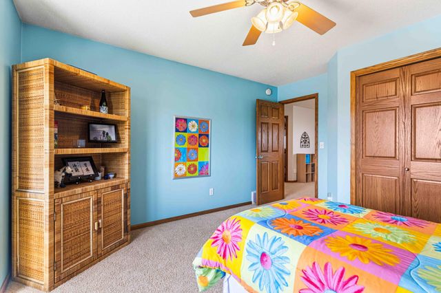 854 32nd Street S, Moorhead, MN 56560