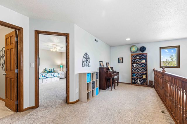 854 32nd Street S, Moorhead, MN 56560