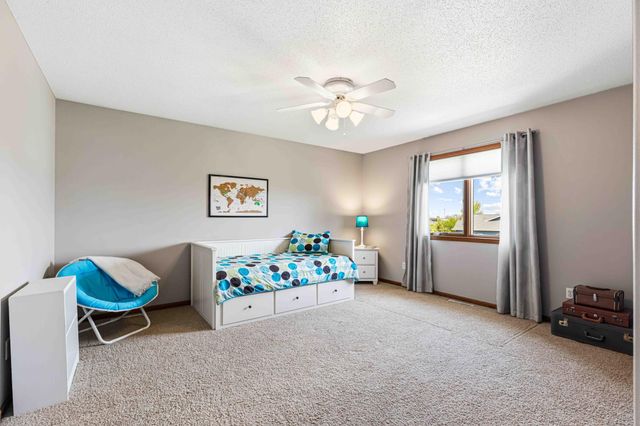 854 32nd Street S, Moorhead, MN 56560