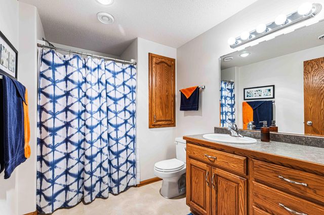 854 32nd Street S, Moorhead, MN 56560