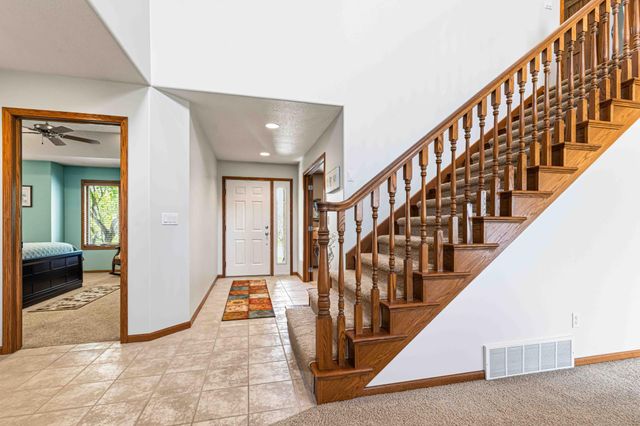 854 32nd Street S, Moorhead, MN 56560