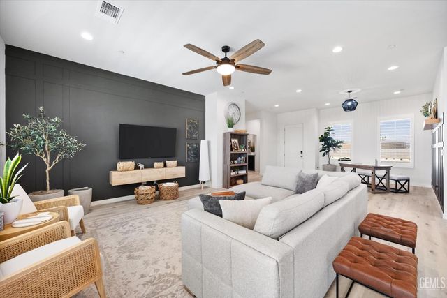 1125 Brookline Lane, Bakersfield, CA 93314