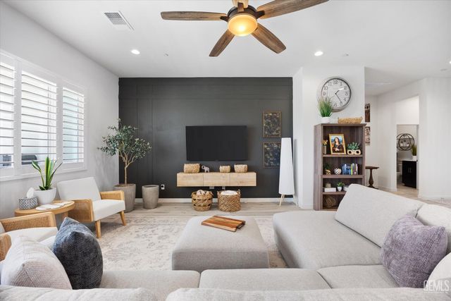 1125 Brookline Lane, Bakersfield, CA 93314