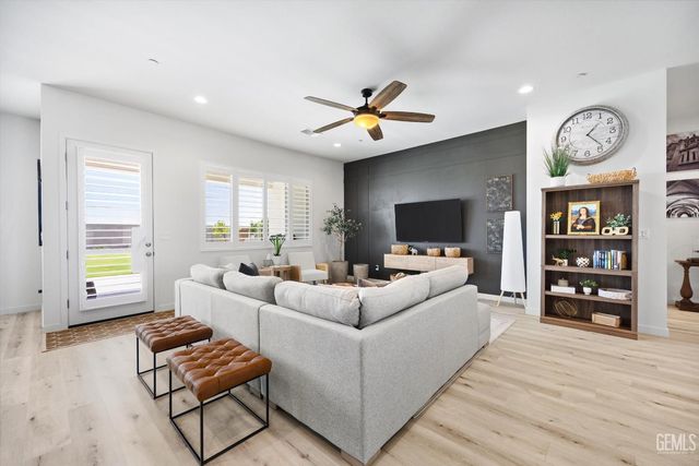 1125 Brookline Lane, Bakersfield, CA 93314