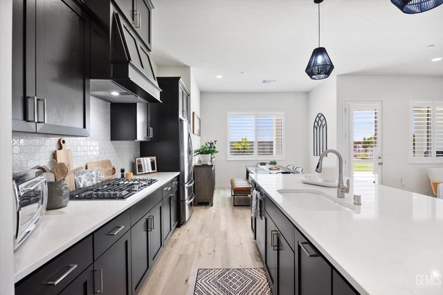 1125 Brookline Lane, Bakersfield, CA 93314