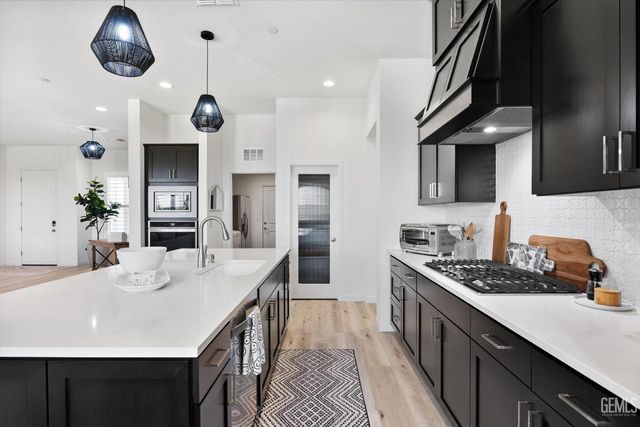 1125 Brookline Lane, Bakersfield, CA 93314