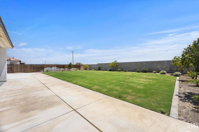 1125 Brookline Lane, Bakersfield, CA 93314