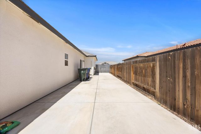 1125 Brookline Lane, Bakersfield, CA 93314