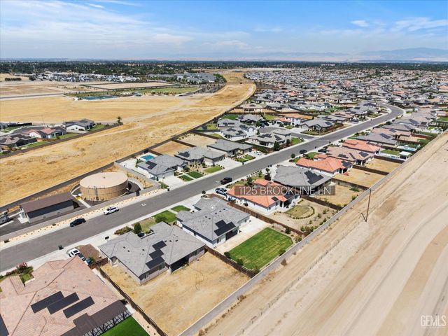 1125 Brookline Lane, Bakersfield, CA 93314