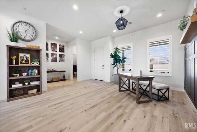 1125 Brookline Lane, Bakersfield, CA 93314