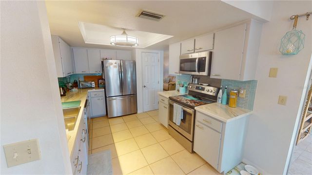 3110 57TH AVENUE CIRCLE E, Bradenton, FL 34203