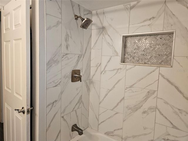 3110 57TH AVENUE CIRCLE E, Bradenton, FL 34203