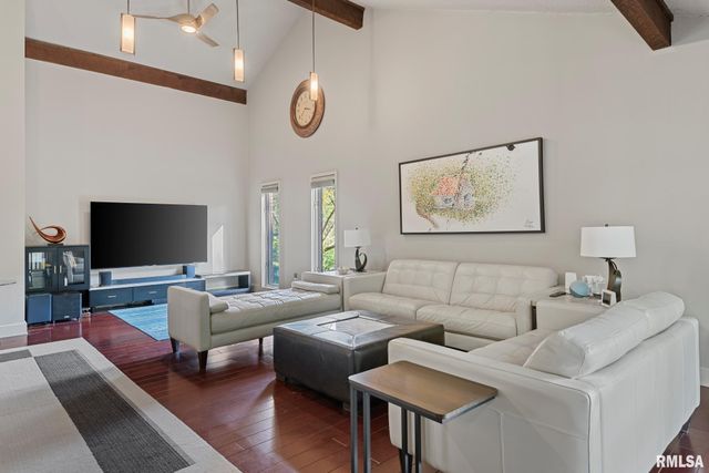 304 Carobeth Circle, Jacksonville, IL 62650