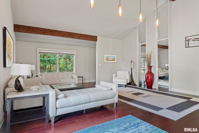 304 Carobeth Circle, Jacksonville, IL 62650