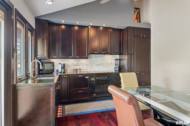 304 Carobeth Circle, Jacksonville, IL 62650