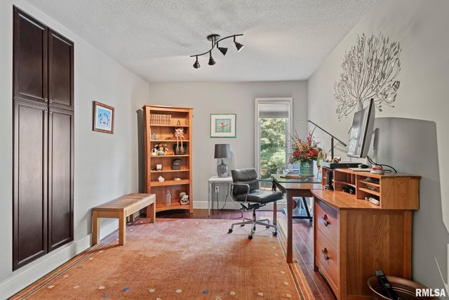 304 Carobeth Circle, Jacksonville, IL 62650