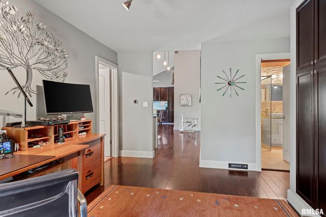 304 Carobeth Circle, Jacksonville, IL 62650