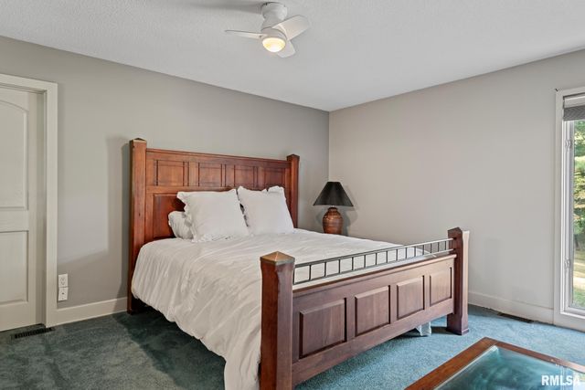 304 Carobeth Circle, Jacksonville, IL 62650