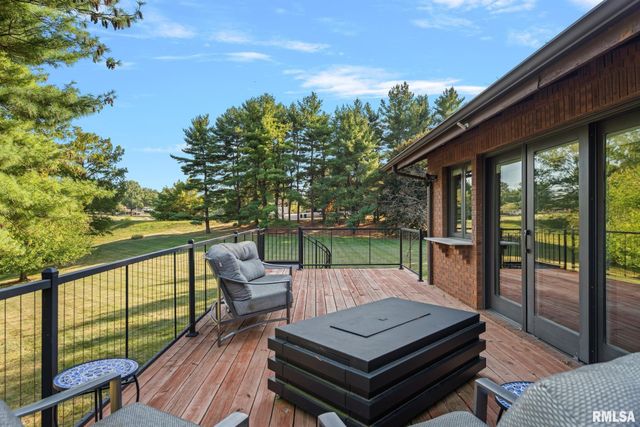 304 Carobeth Circle, Jacksonville, IL 62650