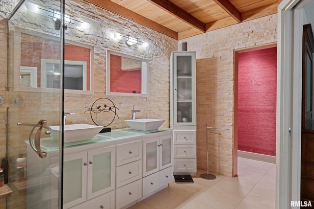 304 Carobeth Circle, Jacksonville, IL 62650