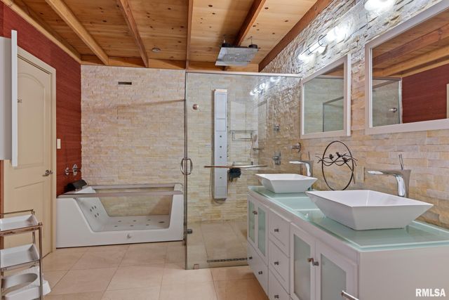 304 Carobeth Circle, Jacksonville, IL 62650