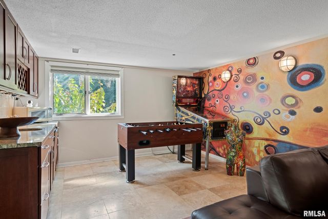 304 Carobeth Circle, Jacksonville, IL 62650