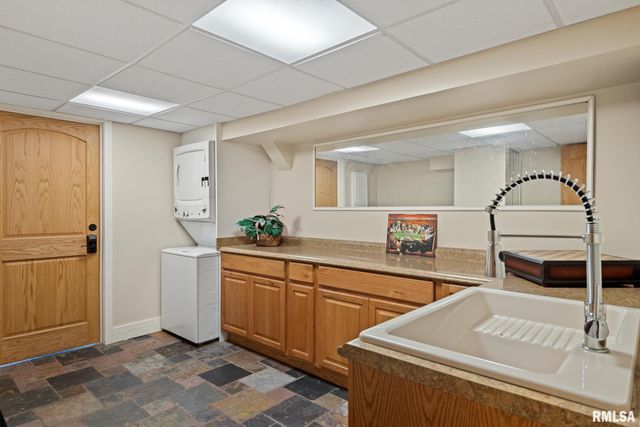 304 Carobeth Circle, Jacksonville, IL 62650