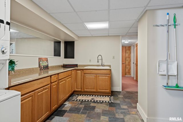 304 Carobeth Circle, Jacksonville, IL 62650