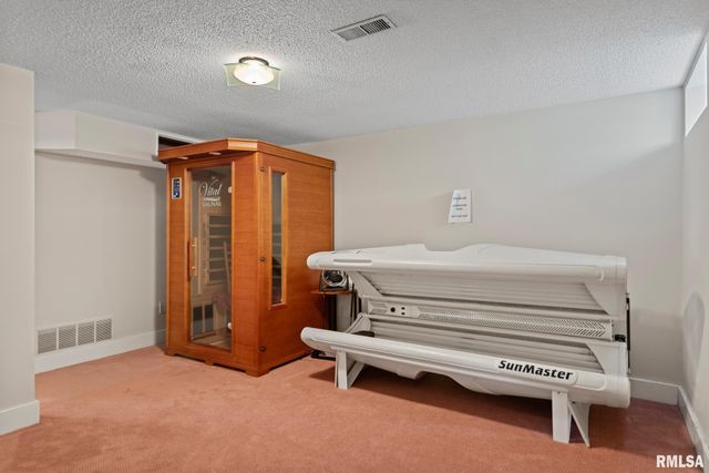 304 Carobeth Circle, Jacksonville, IL 62650