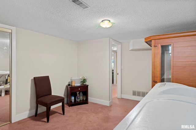 304 Carobeth Circle, Jacksonville, IL 62650