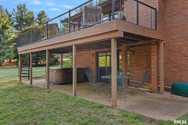 304 Carobeth Circle, Jacksonville, IL 62650