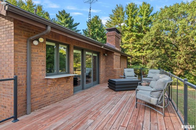 304 Carobeth Circle, Jacksonville, IL 62650