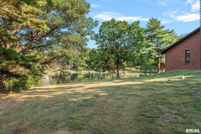 304 Carobeth Circle, Jacksonville, IL 62650