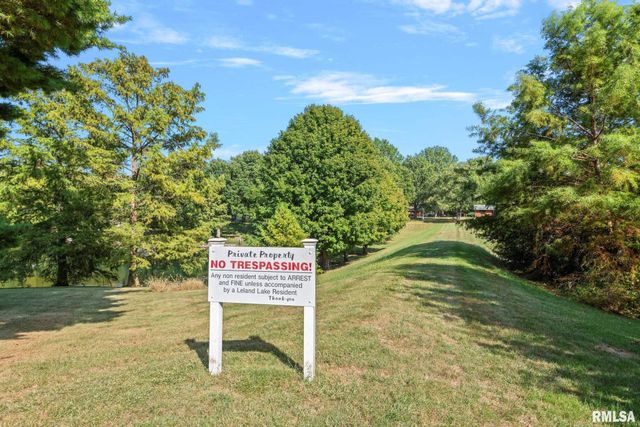 304 Carobeth Circle, Jacksonville, IL 62650