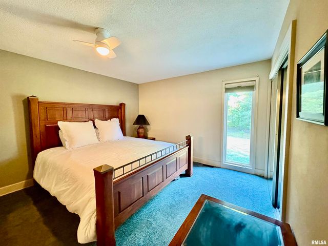 304 Carobeth Circle, Jacksonville, IL 62650