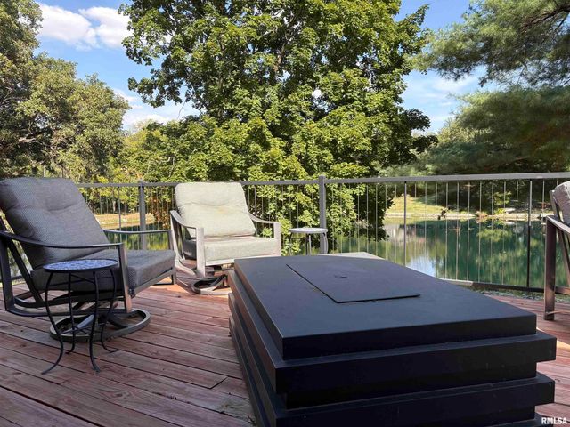 304 Carobeth Circle, Jacksonville, IL 62650