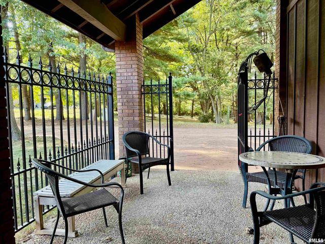 304 Carobeth Circle, Jacksonville, IL 62650