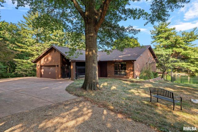 304 Carobeth Circle, Jacksonville, IL 62650