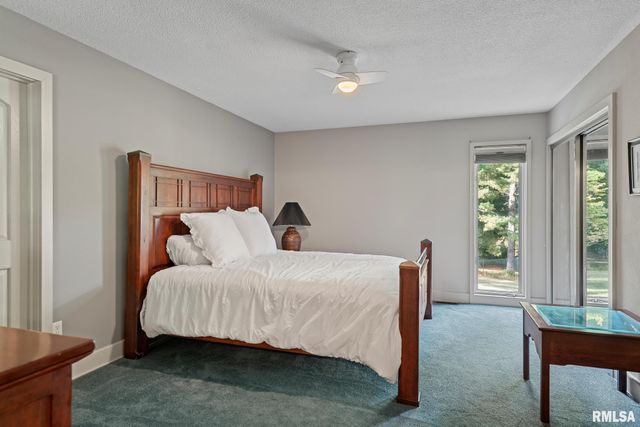 304 Carobeth Circle, Jacksonville, IL 62650