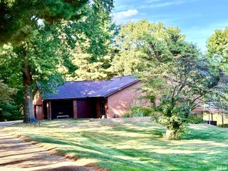 304 Carobeth Circle, Jacksonville, IL 62650